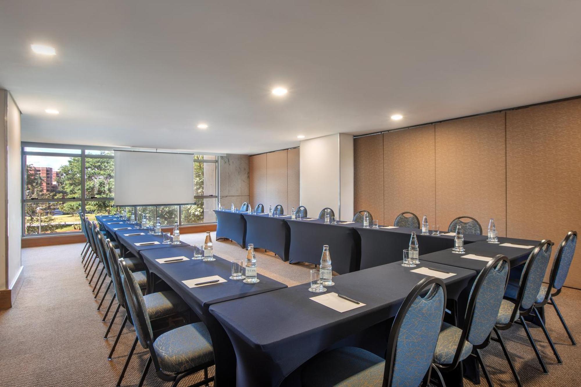 Brasil 21 Suites Affiliated By Melia Бразилия Екстериор снимка
